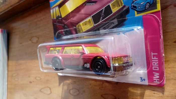 Hot Wheels Volvo 240 Drift Wagon