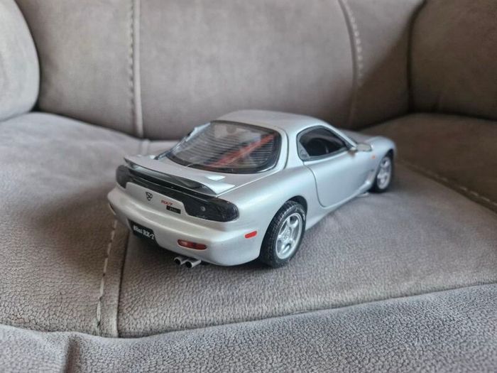 kyosho rx7 1:18