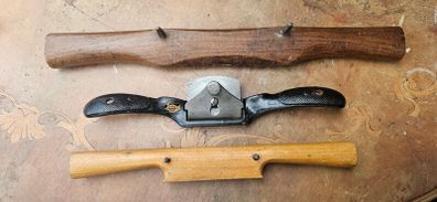3 spokeshaves, Stanley and others