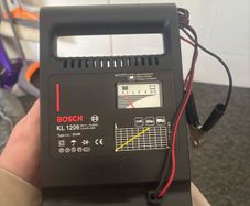 bosch car battery charger