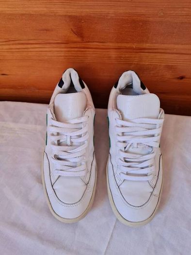 Veja v12 green logo size 5 eu 38 white leather in good condition