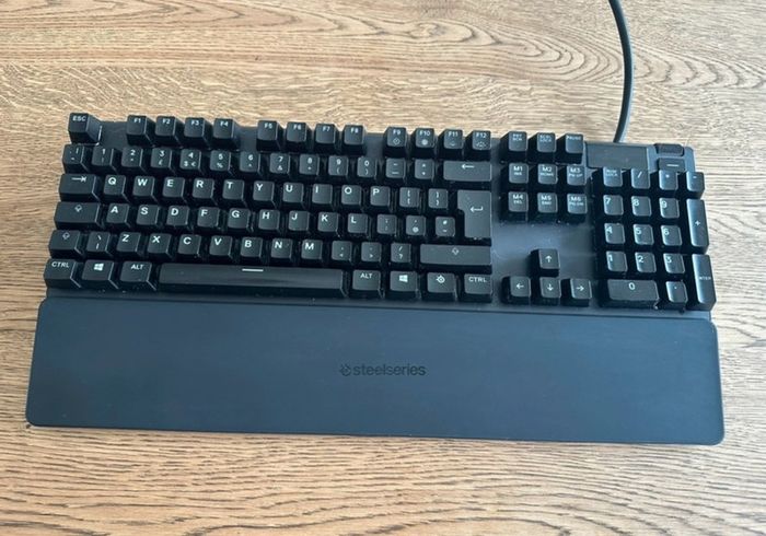 SteelSeries Apex Pro Mechanical Gaming Keyboard Full Size RGB