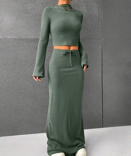 Brand New Green 2 piece set, size 10