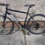 Hybrid bike Image 2