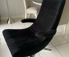 Swivel chair