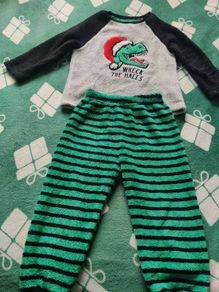 Boy's clothes. 5 pieces Ages 2-3.