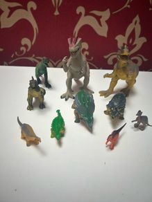 Dinosaur play figures