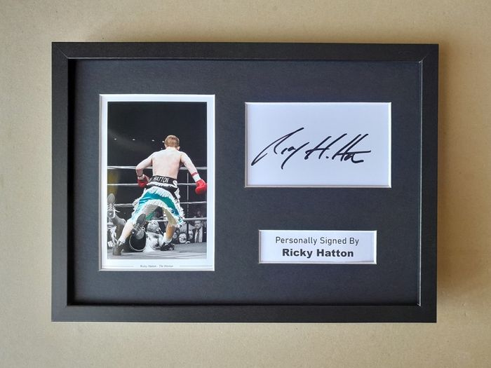 RICKY HATTON framed autograph Boxing Legend