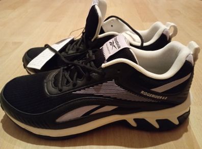 Sport Shoes Trainers.