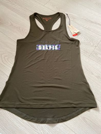BNWT River Island ladies sports top Size Small