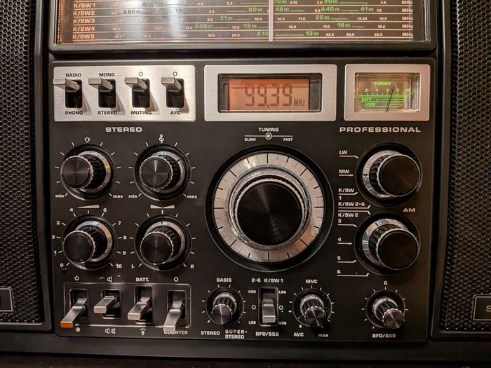 Grundig Satellit 2400 - 80's Vintage