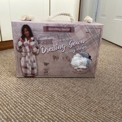 Ladies dressing gown