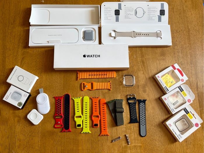 Apple Watch SE 2nd Gen GPS 40mm Starlight Aluminium Case 1 Owner Extras 14pc New Charger Case Strap Band Professional Office Work Lifestyle Fitness Outdoors Elegant Party Event Magnetic Ocean