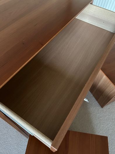 Bedroom furniture set in perfect condition - chest drawers + 2 lockers