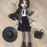 Monster high house with 5 dolls and all accessories Image 9