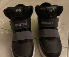 GEOX boys shoes with light