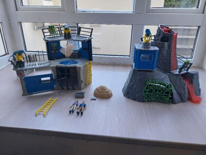 Schleigh dinosaur research lab and volcano