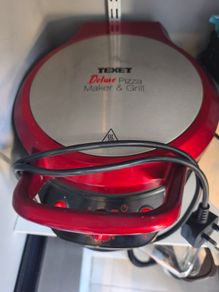pizza maker