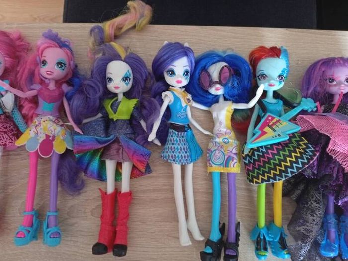 My Little Pony Equestria Girls Toy Bundle with DJ Pon3 Convertible