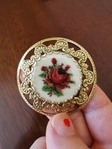 Vintage embroidery rose brooch / pendant