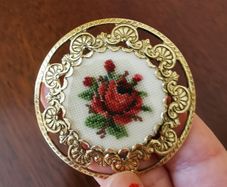 Vintage embroidery rose brooch / pendant
