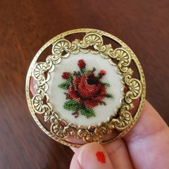 Vintage embroidery rose brooch / pendant