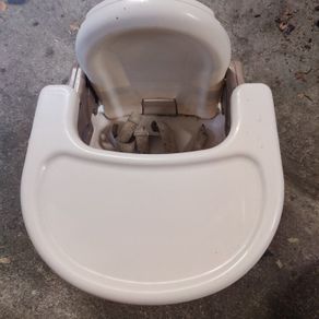 Summer Infant - baby Feeding Chair, removable table and foldable legs