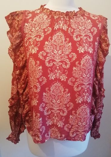 Beautiful Ladies Top Blouse From Thropologie New With Tags