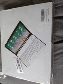 Ipad Pro 11 case plus Bluetooth keyboard
