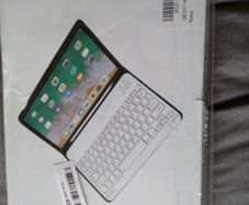 Ipad Pro 11 case plus Bluetooth keyboard