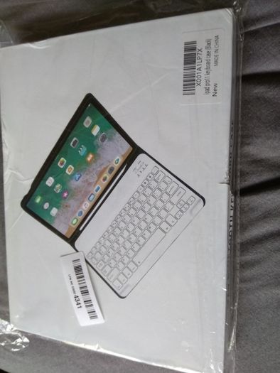 Ipad Pro 11 case plus Bluetooth keyboard