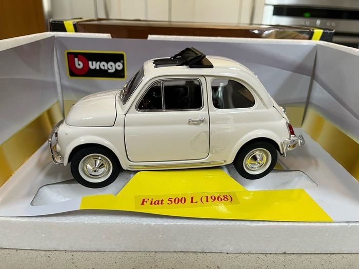 Fiat 500 L 1/16-1/8 burago