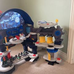 Fisher-Price Imaginext DC Super Friends Super Surround Batcave Playset  plus 13 mini figures