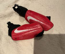 Nike shin pads