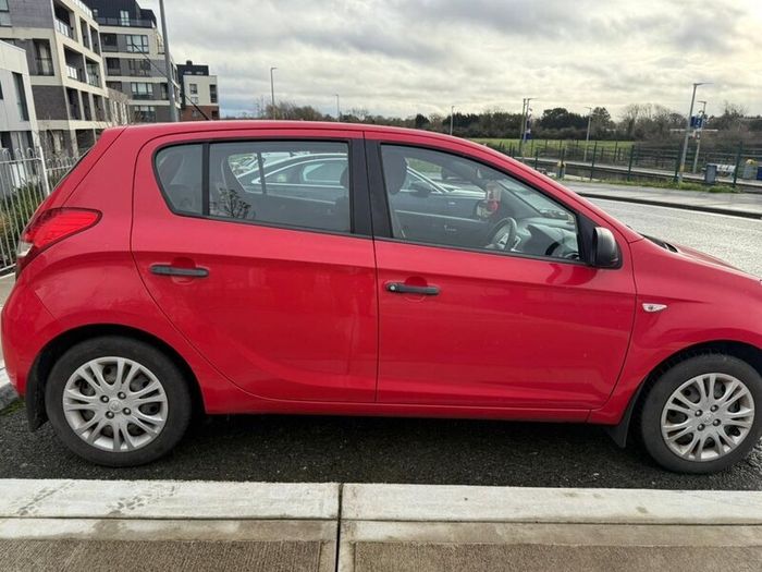 2011 Red Hyundai i20 (Price Negotiable)