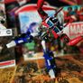 Transformers Prime ! Robots in Disguise ! Weaponizer Optimus Prime ! Image 3