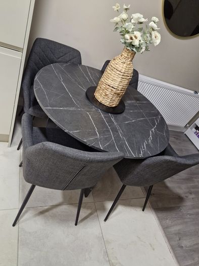 table an chairs