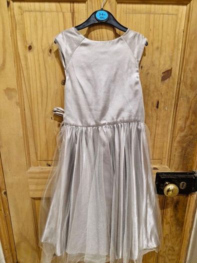 Beauitful girls formal dress