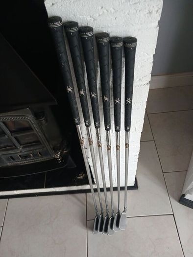 Lovely set ping golf i10 irons for sale 5 to pw very nice irons