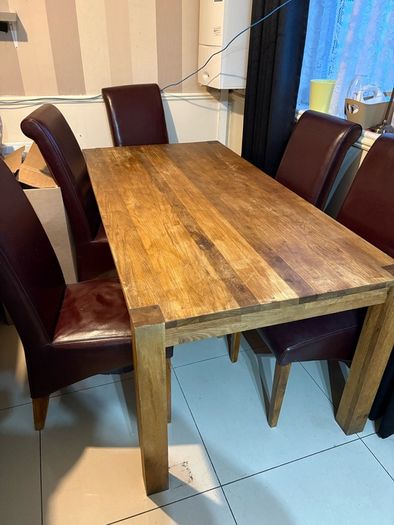 Table & Chairs
