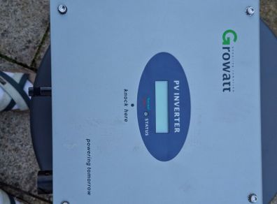 solar inverter (broken for parts only)
