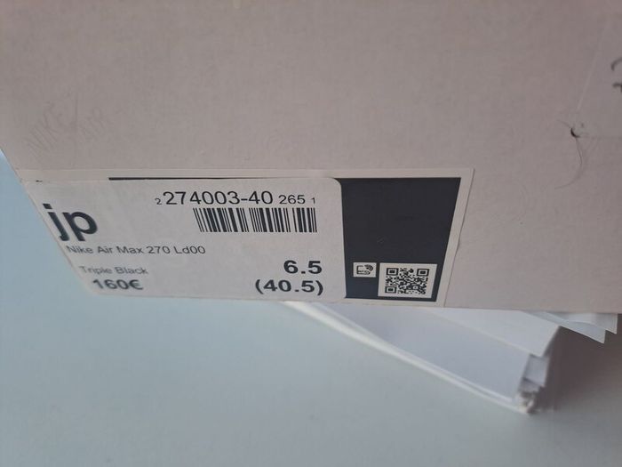 Brand New Nike Air Max 270 Trainers