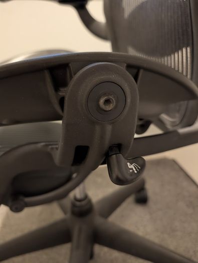 Herman Miller Aeron Classic - Fully Loaded