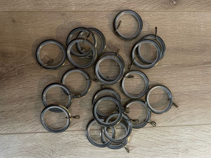 curtain pole rings