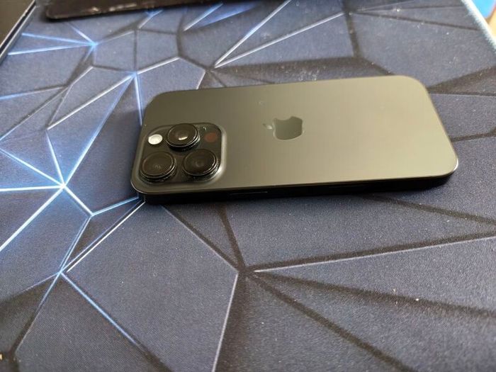 Iphone 16 Pro 256gb with Airpors 2 Pro