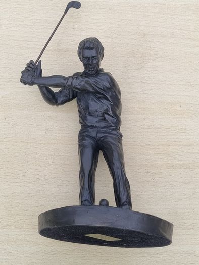 Golfer Figure by B.A. Ormond for Genesis Arts.