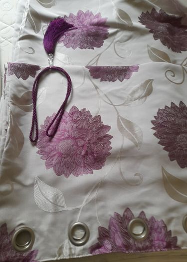 Curtains 90 X 60 inch.