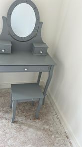 Vanity table
