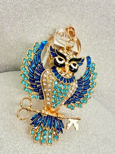 Keychain with sparkling crystals