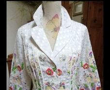 Beautiful Forewear embroidered, fully lined Jacket.
